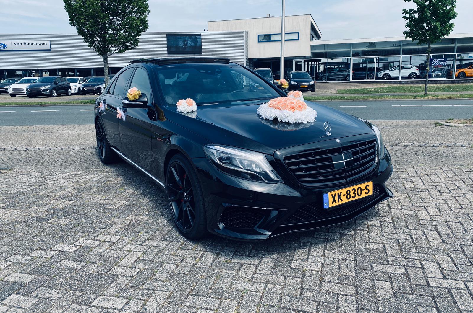 Blumengesteck für die Motorhaube - Emily