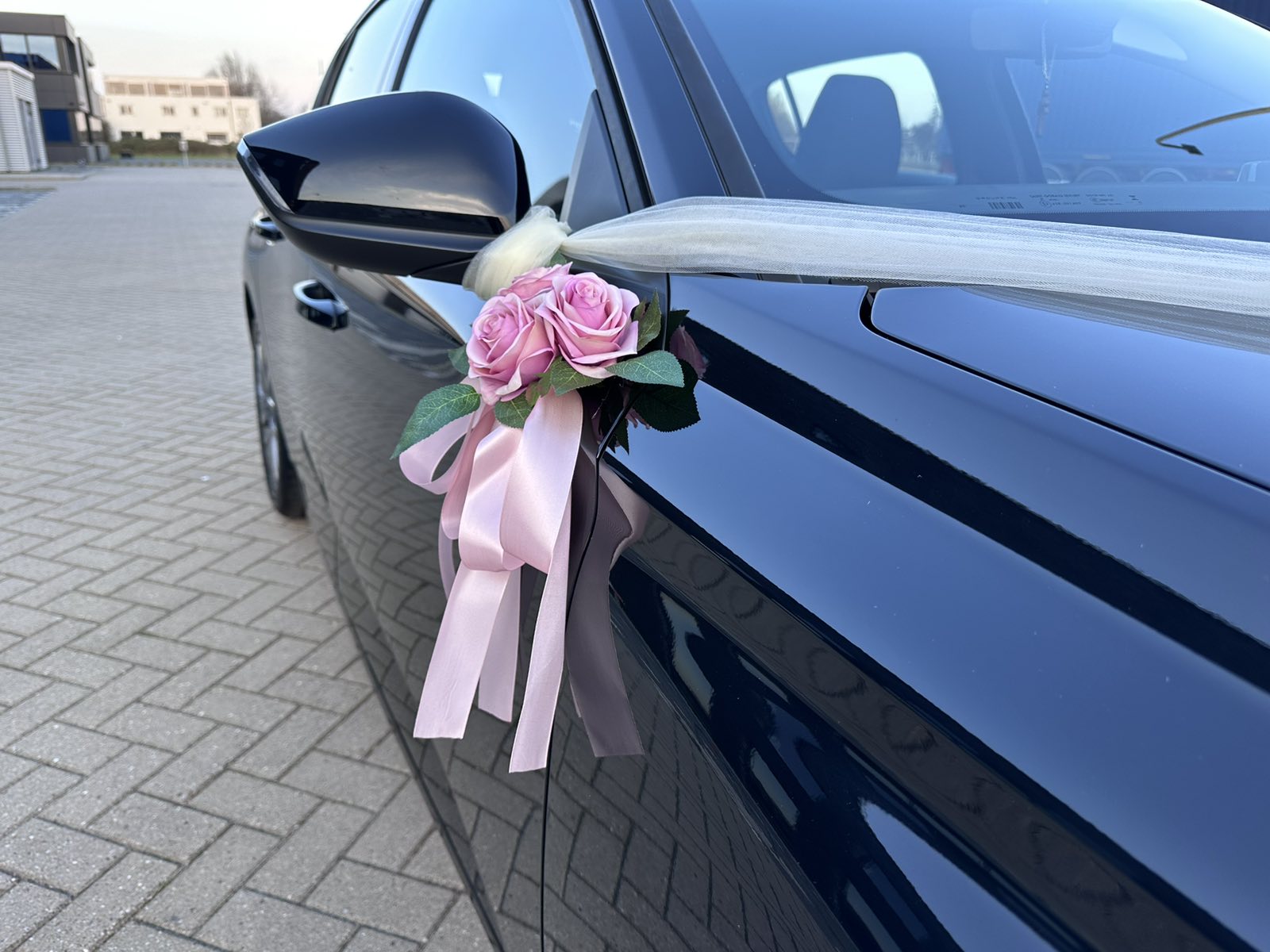 Blumengesteck für die Motorhaube - Nicole Rose