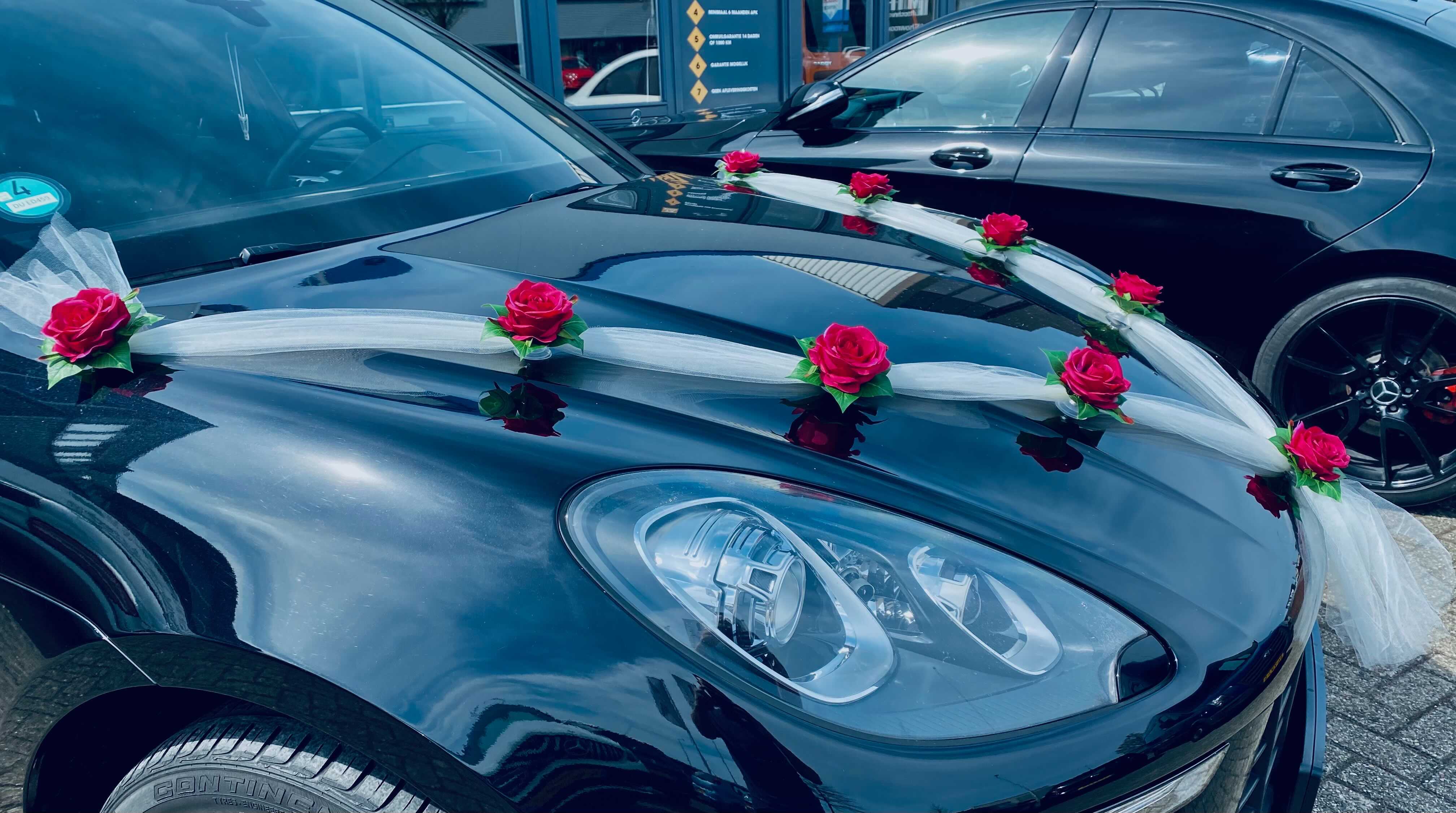 Blumengesteck für die Motorhaube - Melania