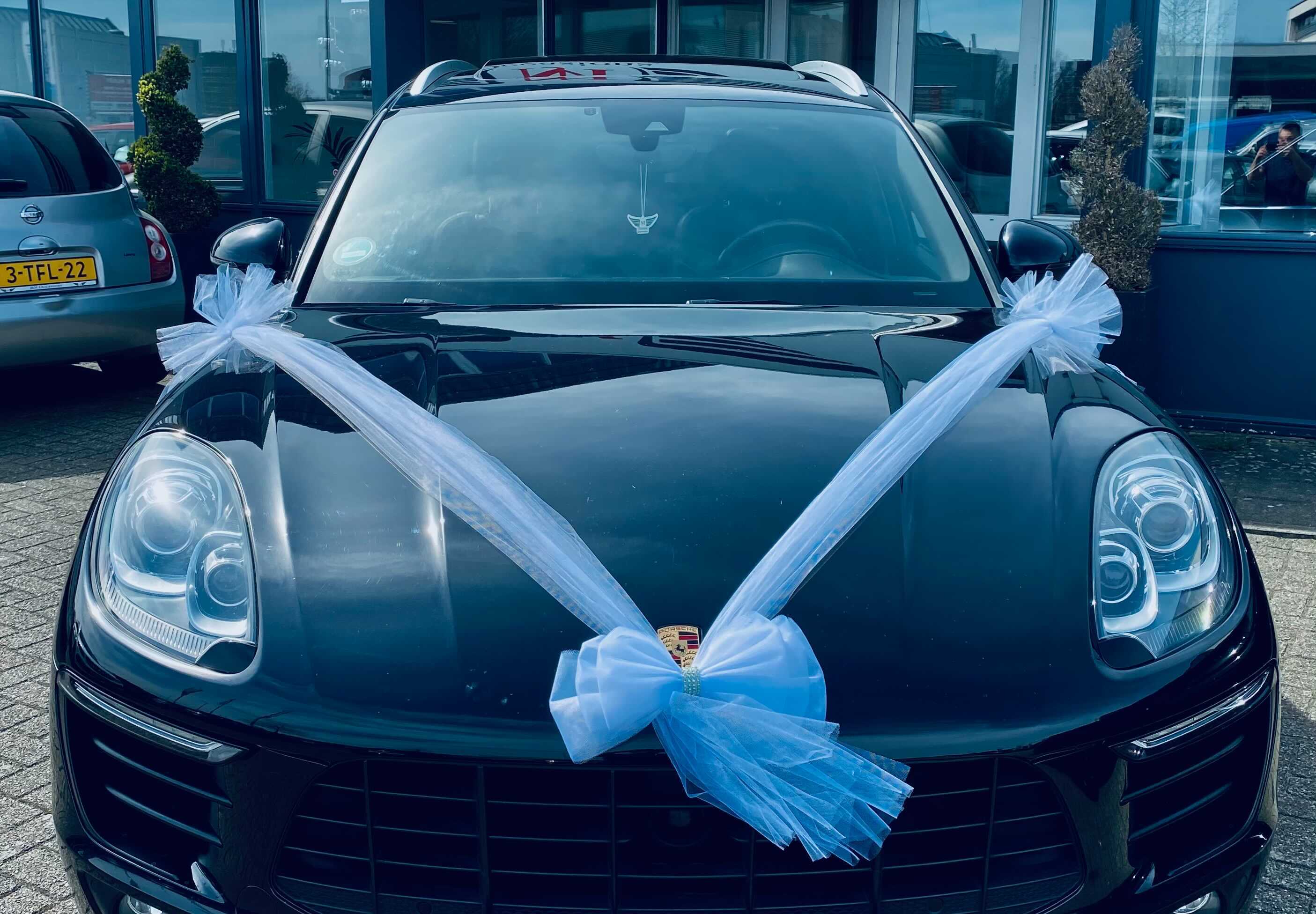 Blumengesteck für die Motorhaube - Lorita