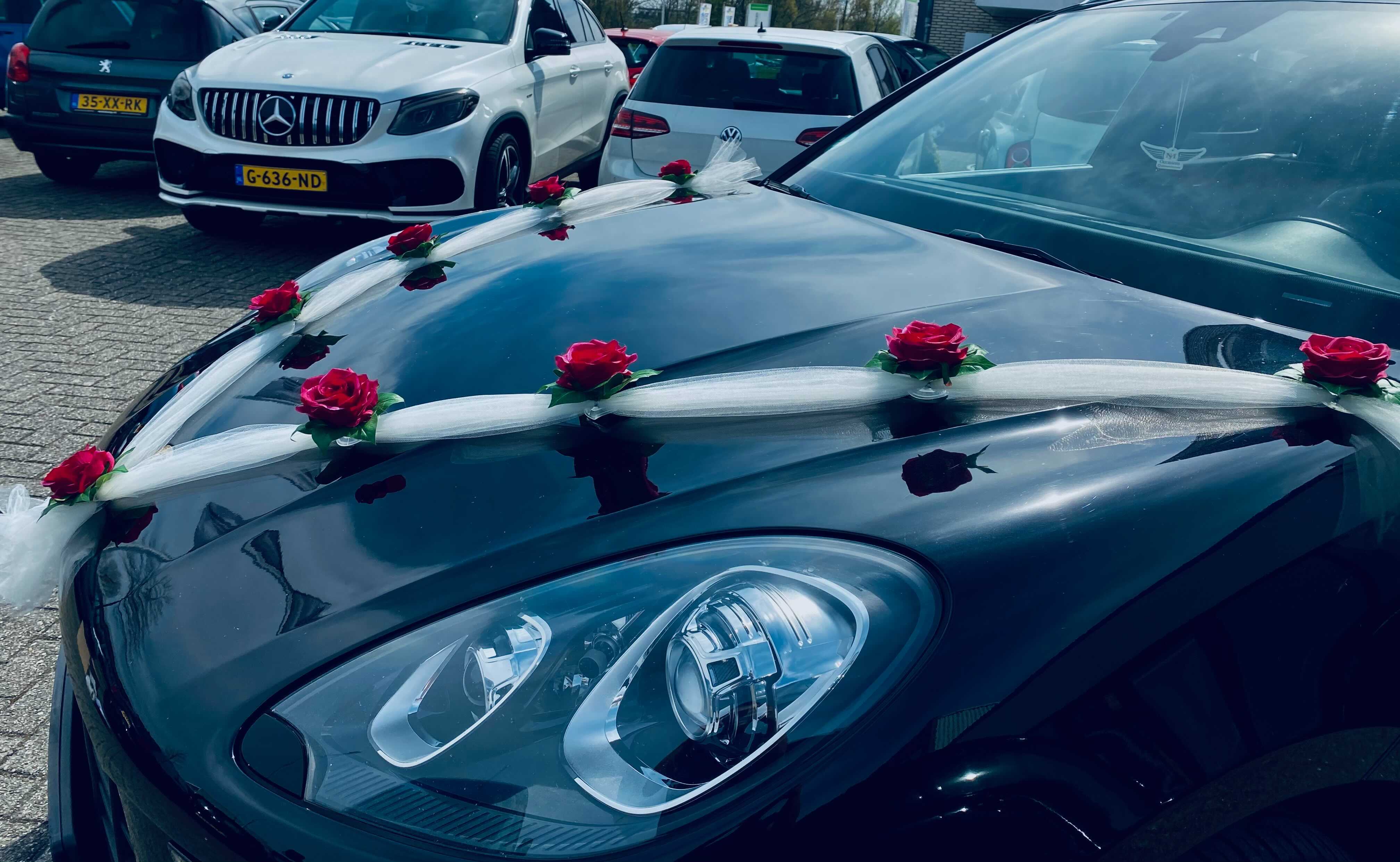 Blumengesteck für die Motorhaube - Melania