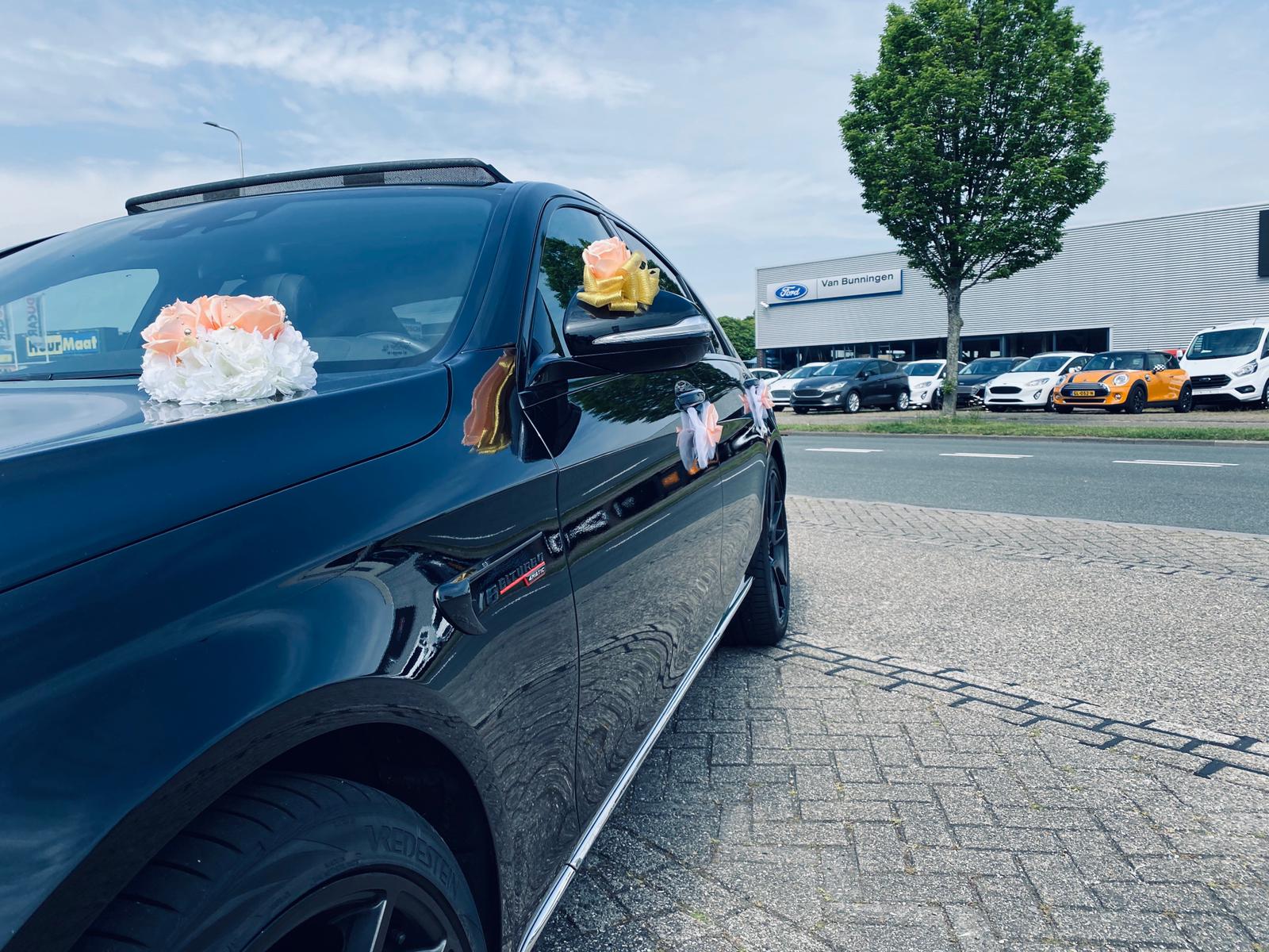 Blumengesteck für die Motorhaube - Emily